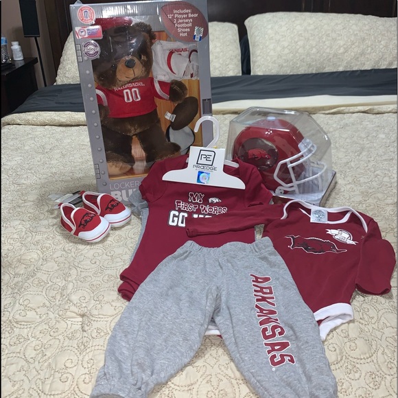 Other - Razorback baby set